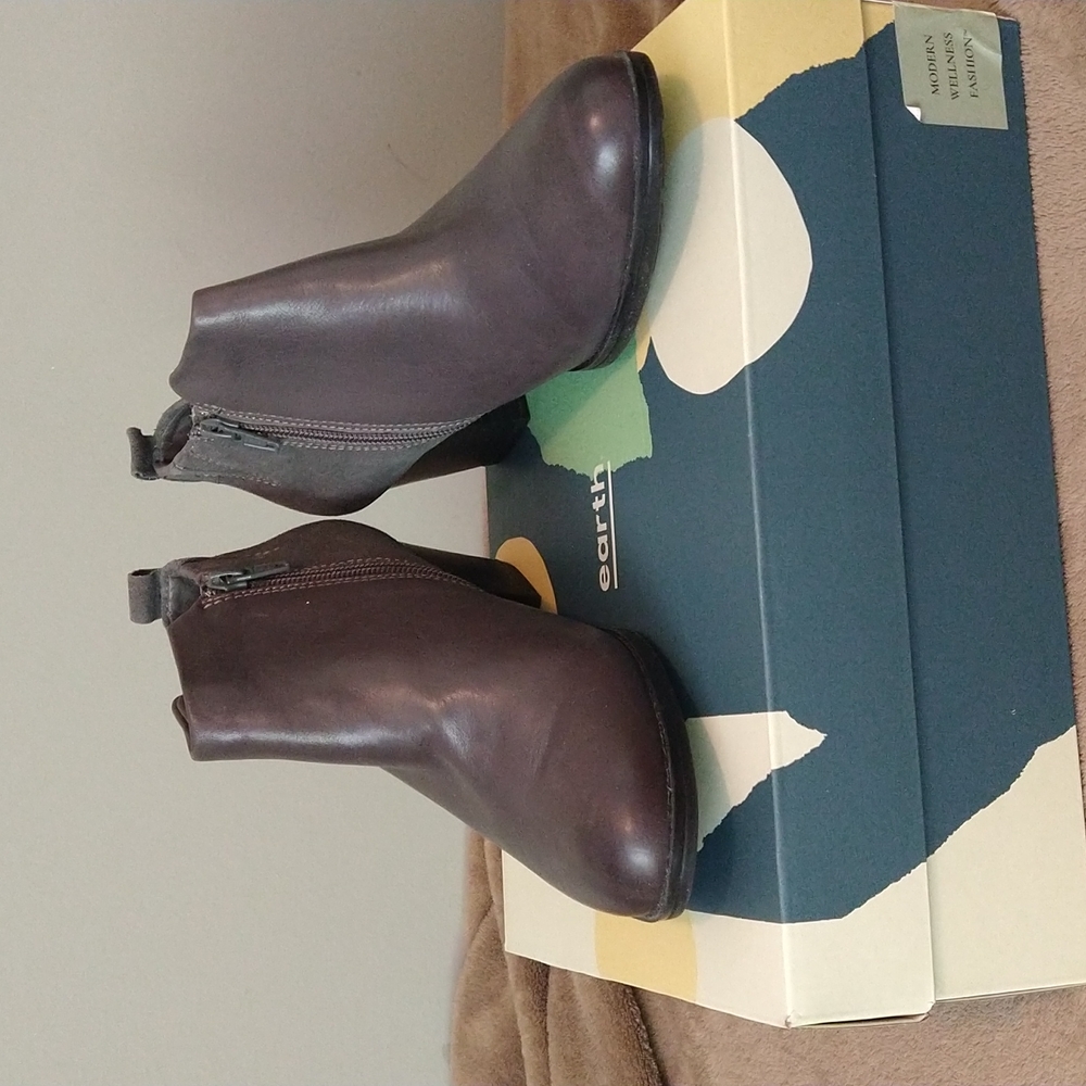 Earth ankle booties